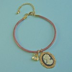 EE A Familar Face Cameo Bracelet