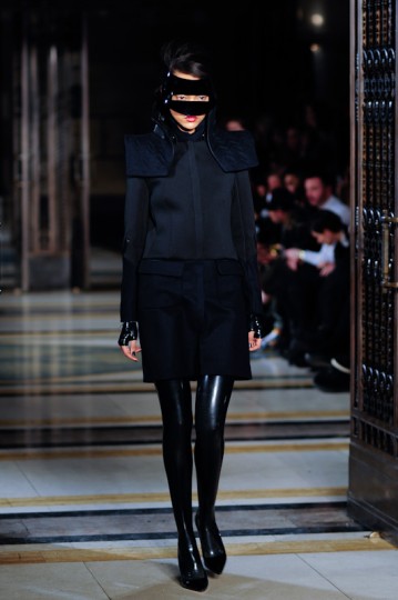 LFW AW13 Ashley Isham - KrisztianPinter-TheUpcoming - 1