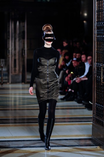 LFW AW13 Ashley Isham - KrisztianPinter-TheUpcoming - 10