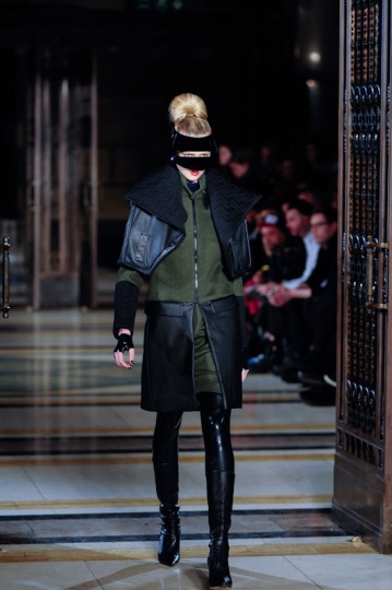 LFW AW13 Ashley Isham - KrisztianPinter-TheUpcoming - 14