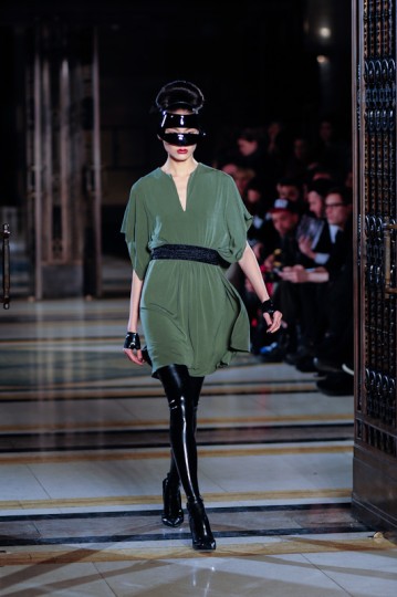 LFW AW13 Ashley Isham - KrisztianPinter-TheUpcoming - 15