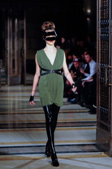 LFW AW13 Ashley Isham - KrisztianPinter-TheUpcoming - 18