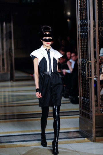 LFW AW13 Ashley Isham - KrisztianPinter-TheUpcoming - 2