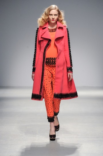Pixelformula Manish Arora Womenswear Winter 2013 - 2014 Paris