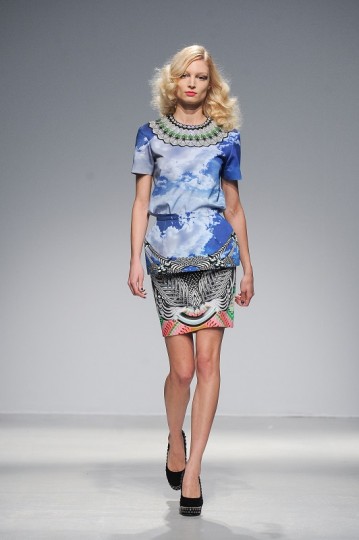 Pixelformula Manish Arora Womenswear Winter 2013 - 2014 Paris
