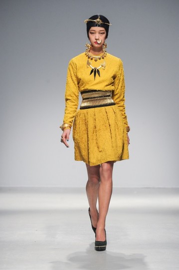 Pixelformula Manish Arora Womenswear Winter 2013 - 2014 Paris