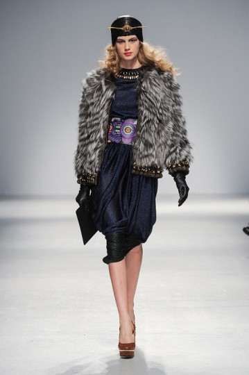Pixelformula Manish Arora Womenswear Winter 2013 - 2014 Paris