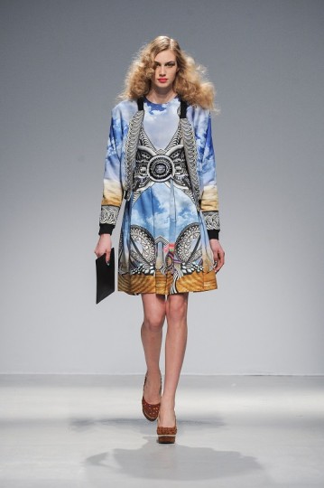 Pixelformula Manish Arora Womenswear Winter 2013 - 2014 Paris