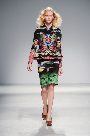 Pixelformula Manish Arora Womenswear Winter 2013 - 2014 Paris
