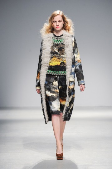 Pixelformula Manish Arora Womenswear Winter 2013 - 2014 Paris
