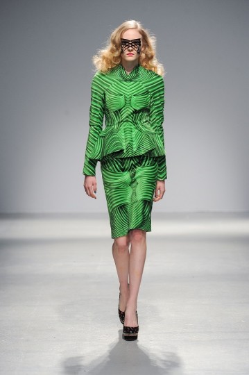 Pixelformula Manish Arora Womenswear Winter 2013 - 2014 Paris