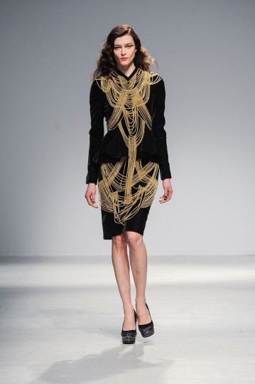Pixelformula Manish Arora Womenswear Winter 2013 - 2014 Paris