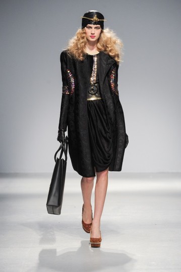 Pixelformula Manish Arora Womenswear Winter 2013 - 2014 Paris