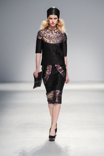 Pixelformula Manish Arora Womenswear Winter 2013 - 2014 Paris
