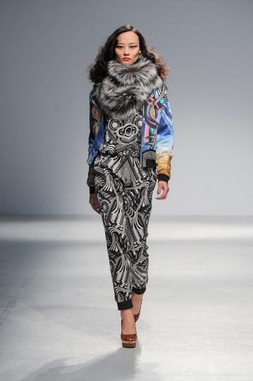 Pixelformula Manish Arora Womenswear Winter 2013 - 2014 Paris