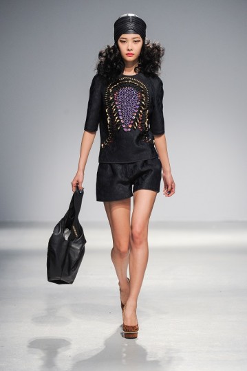 Pixelformula Manish Arora Womenswear Winter 2013 - 2014 Paris
