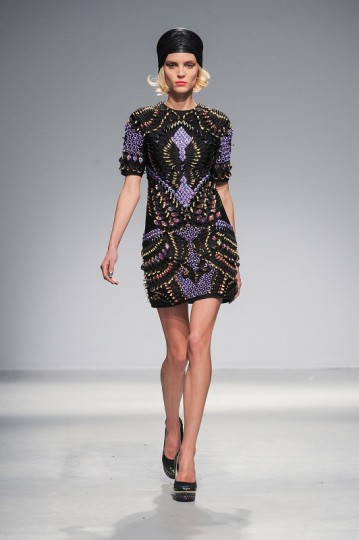 Pixelformula Manish Arora Womenswear Winter 2013 - 2014 Paris