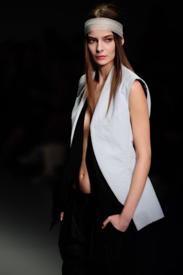 LFW SS14 Haizhen Wang - KrisztianPinter - TheUpcoming-10