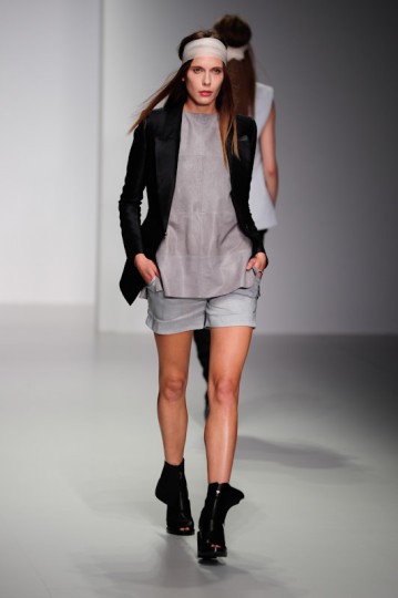 LFW SS14 Haizhen Wang - KrisztianPinter - TheUpcoming-11