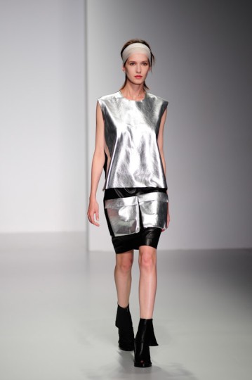 LFW SS14 Haizhen Wang - KrisztianPinter - TheUpcoming-15
