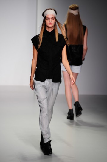 LFW SS14 Haizhen Wang - KrisztianPinter - TheUpcoming-17