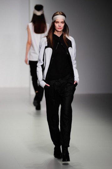 LFW SS14 Haizhen Wang - KrisztianPinter - TheUpcoming-25
