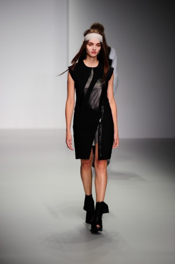 LFW SS14 Haizhen Wang - KrisztianPinter - TheUpcoming-26