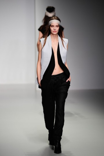 LFW SS14 Haizhen Wang - KrisztianPinter - TheUpcoming-9