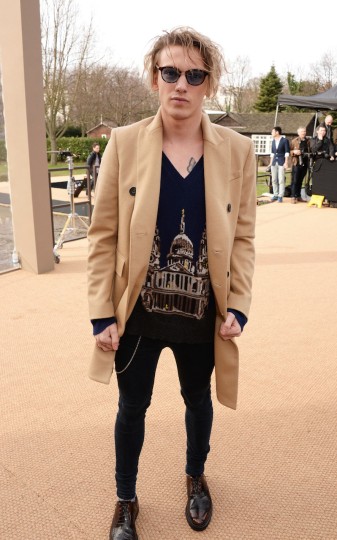 Burberry Womenswear Autumn/Winter 2014 - Arrivals