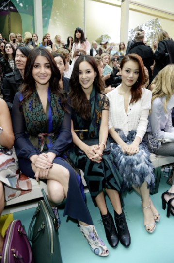 Burberry Womenswear SS15 - Front Row & Show