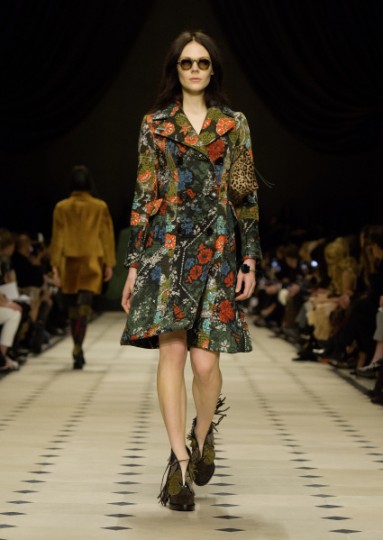 Burberry Womenswear Autumn_Winter 2015 Collection - Look 10