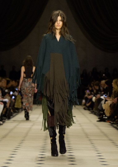 Burberry Womenswear Autumn_Winter 2015 Collection - Look 17