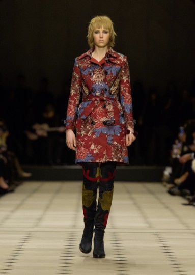 Burberry Womenswear Autumn_Winter 2015 Collection - Look 2