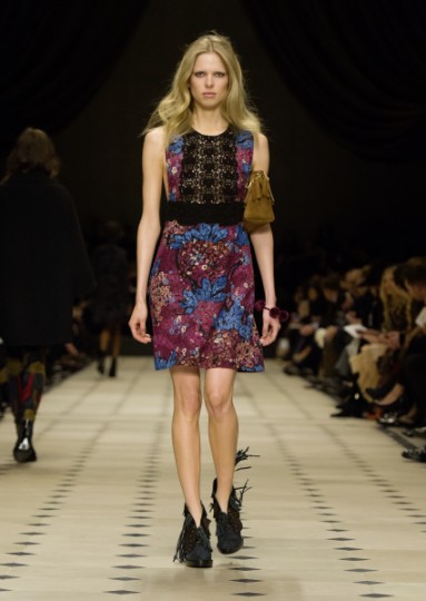 Burberry Womenswear Autumn_Winter 2015 Collection - Look 21