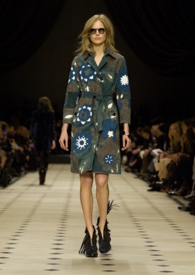 Burberry Womenswear Autumn_Winter 2015 Collection - Look 24