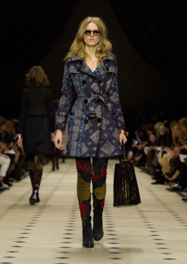 Burberry Womenswear Autumn_Winter 2015 Collection - Look 34
