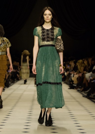 Burberry Womenswear Autumn_Winter 2015 Collection - Look 40
