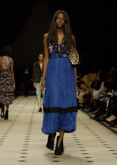 Burberry Womenswear Autumn_Winter 2015 Collection - Look 45