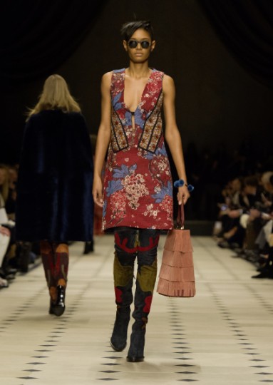 Burberry Womenswear Autumn_Winter 2015 Collection - Look 5