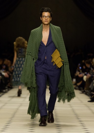 Burberry Womenswear Autumn_Winter 2015 Collection - Look 8