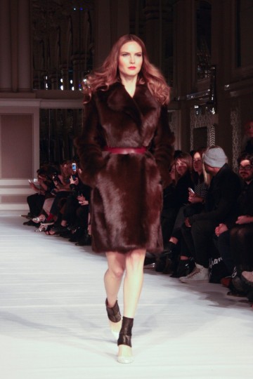 LFW AW 15 - ONG OAJ PAIRAM - AMBER BAKER THE UPCOMING-14