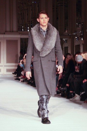 LFW AW 15 - ONG OAJ PAIRAM - AMBER BAKER THE UPCOMING-6