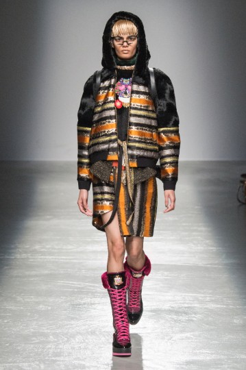 Pixelformula Womenswear Winter 2015 - 2016 Ready To Wear Paris Paco Rabanne