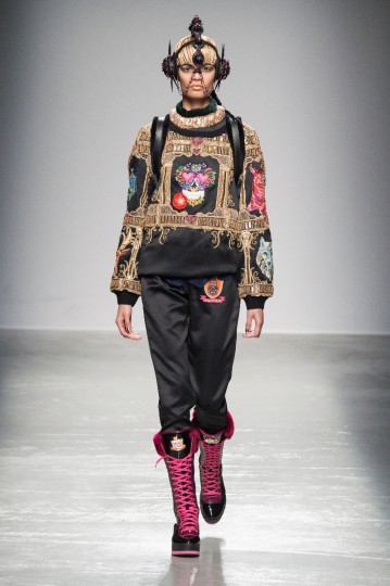 Pixelformula Womenswear Winter 2015 - 2016 Ready To Wear Paris Paco Rabanne