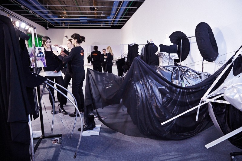 PFW AW15 - Yohji Yamamoto backstage - Ambra Vernuccio - The Upcoming - 4