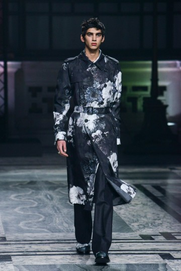 LCMAW16 - Alexander McQueen - Krish Nagari - TheUpcoming -23