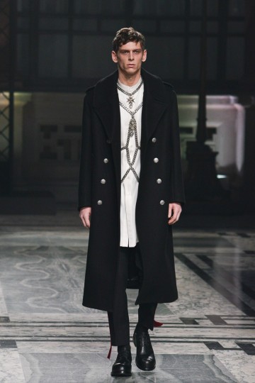 LCMAW16 - Alexander McQueen - Krish Nagari - TheUpcoming -27