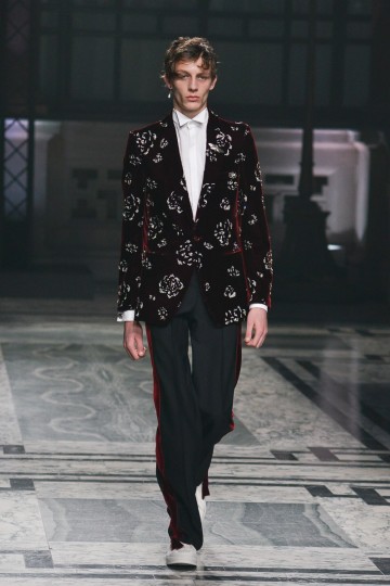 LCMAW16 - Alexander McQueen - Krish Nagari - TheUpcoming -40