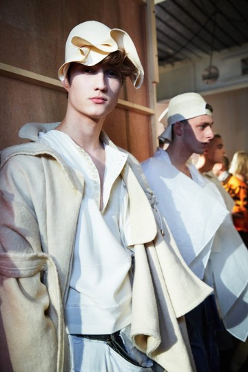 LFW AW17 - Central Saint Martin backstage - Ambra Vernuccio - The Upcoming - 31