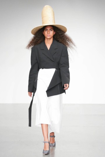 LFW SS18 - A.W.A.K.E - Kimberley Archer - The Upcoming -15